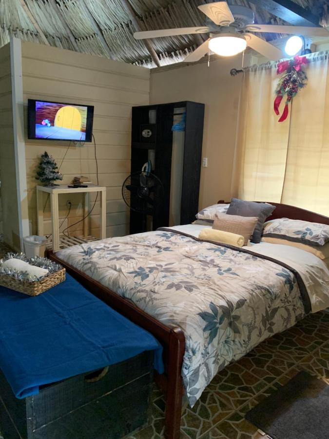Heavens Gate Beach Bungalows Villa Placencia Exterior photo